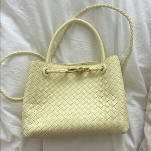 Intrecciato Andiamo Bag
